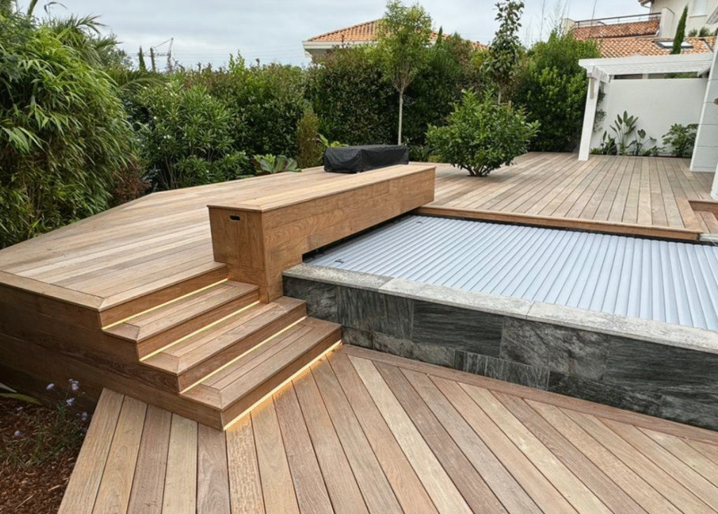 Terrasse en bois sur mesure : donnez du charme et de la chaleur à vos extérieurs
